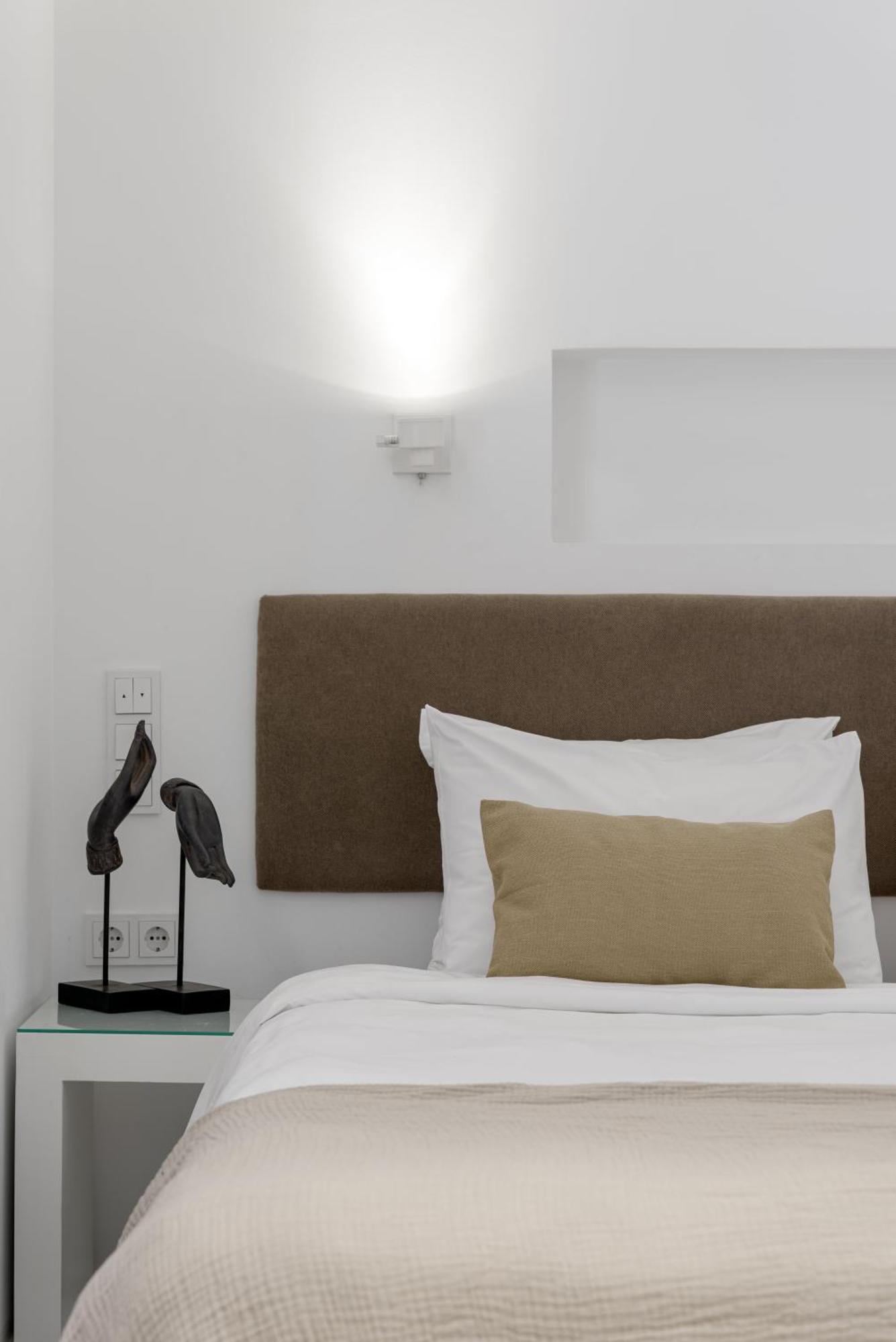 Momo Suites, Acropolis By Aura Homes Атина Стая снимка