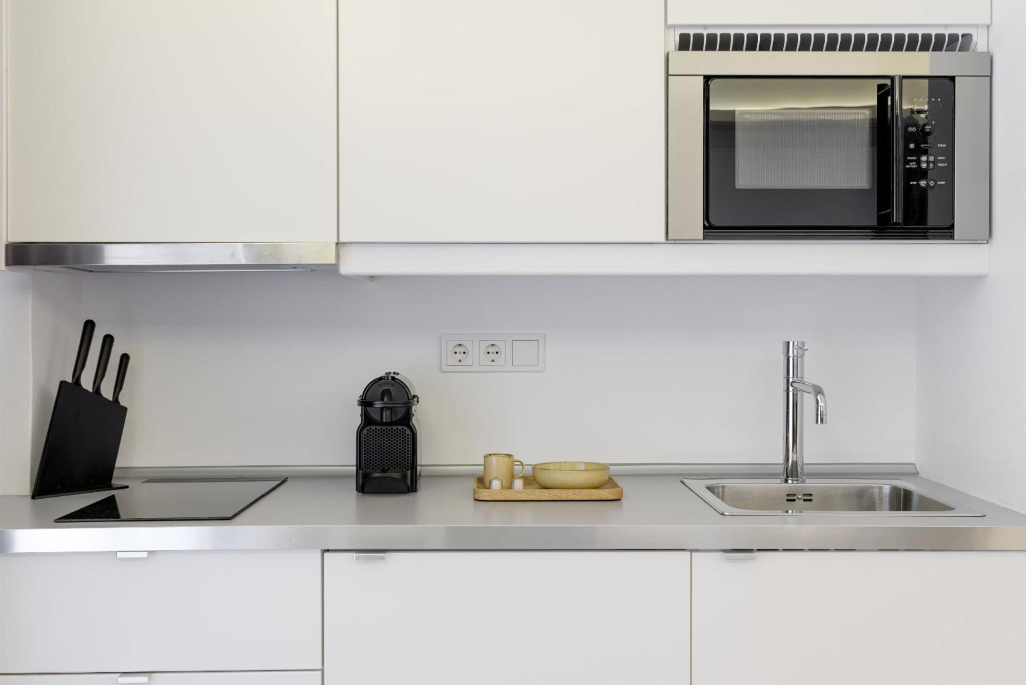 Momo Suites, Acropolis By Aura Homes Атина Стая снимка