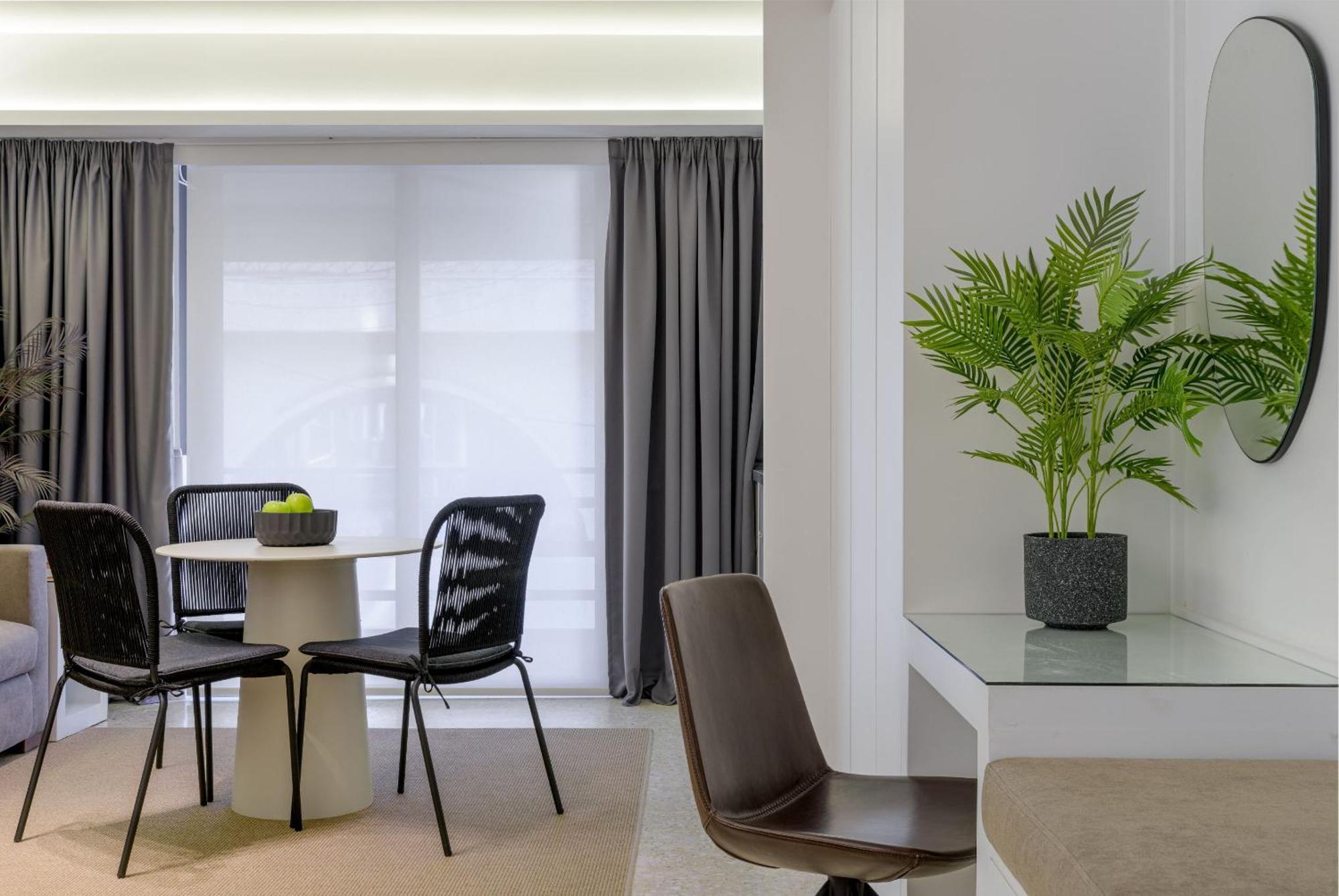 Momo Suites, Acropolis By Aura Homes Атина Стая снимка