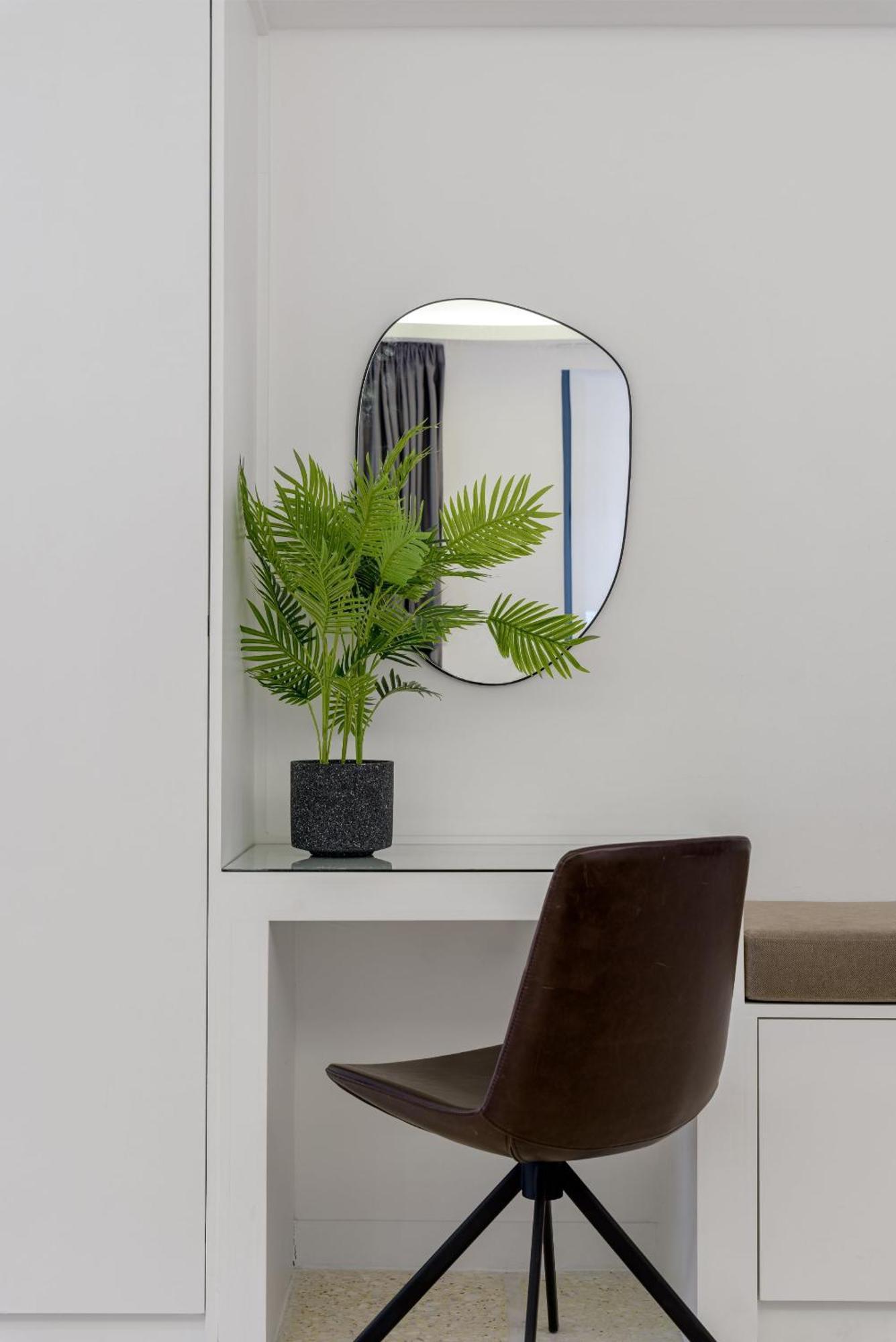 Momo Suites, Acropolis By Aura Homes Атина Стая снимка