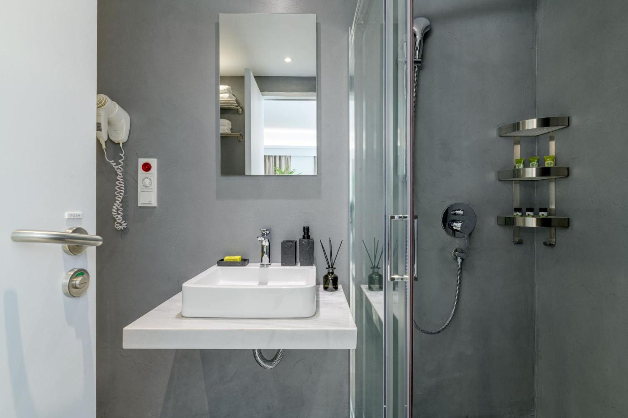 Momo Suites, Acropolis By Aura Homes Атина Стая снимка