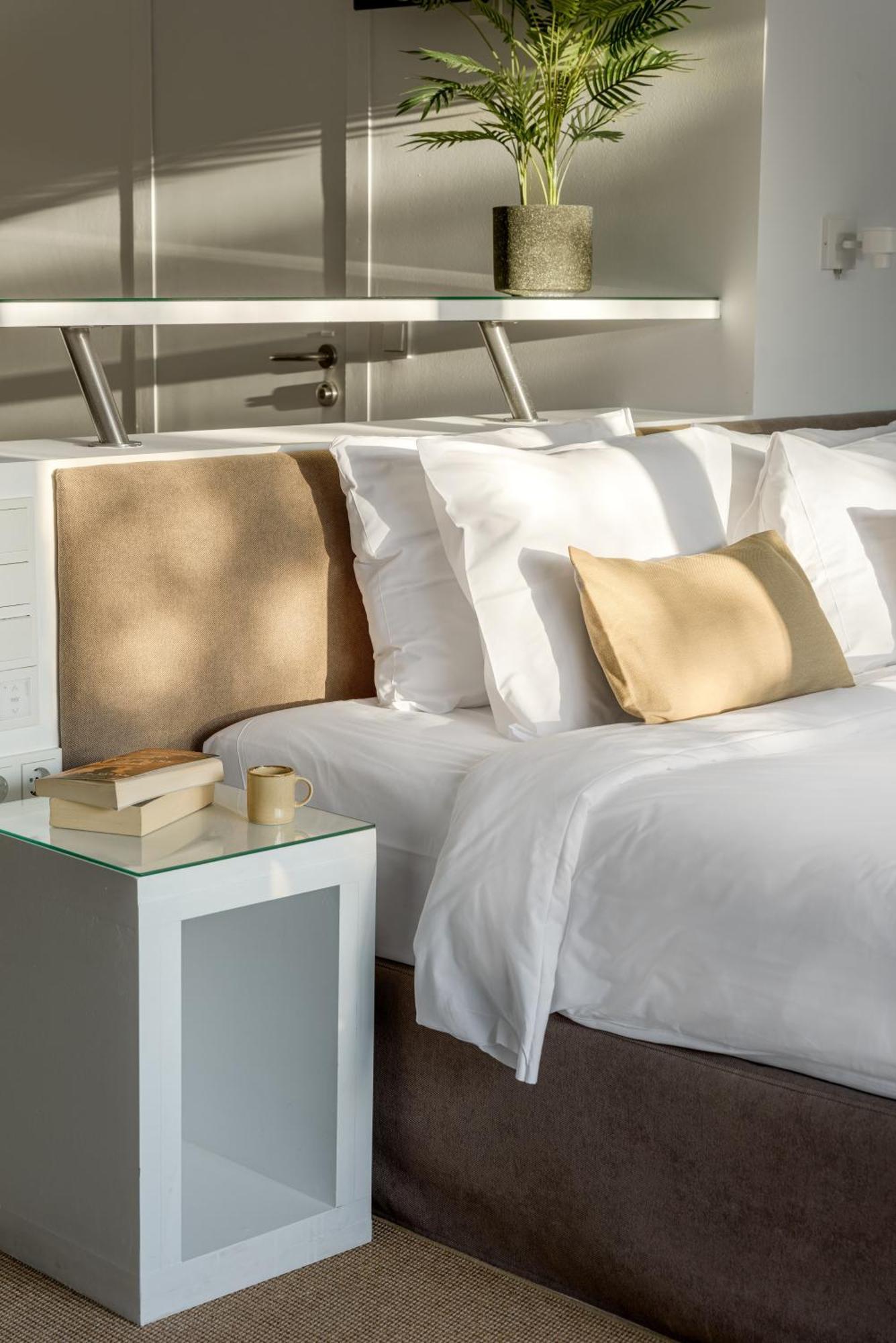 Momo Suites, Acropolis By Aura Homes Атина Стая снимка