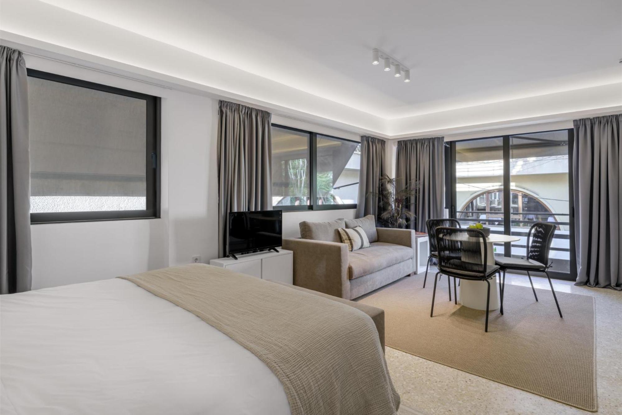 Momo Suites, Acropolis By Aura Homes Атина Екстериор снимка