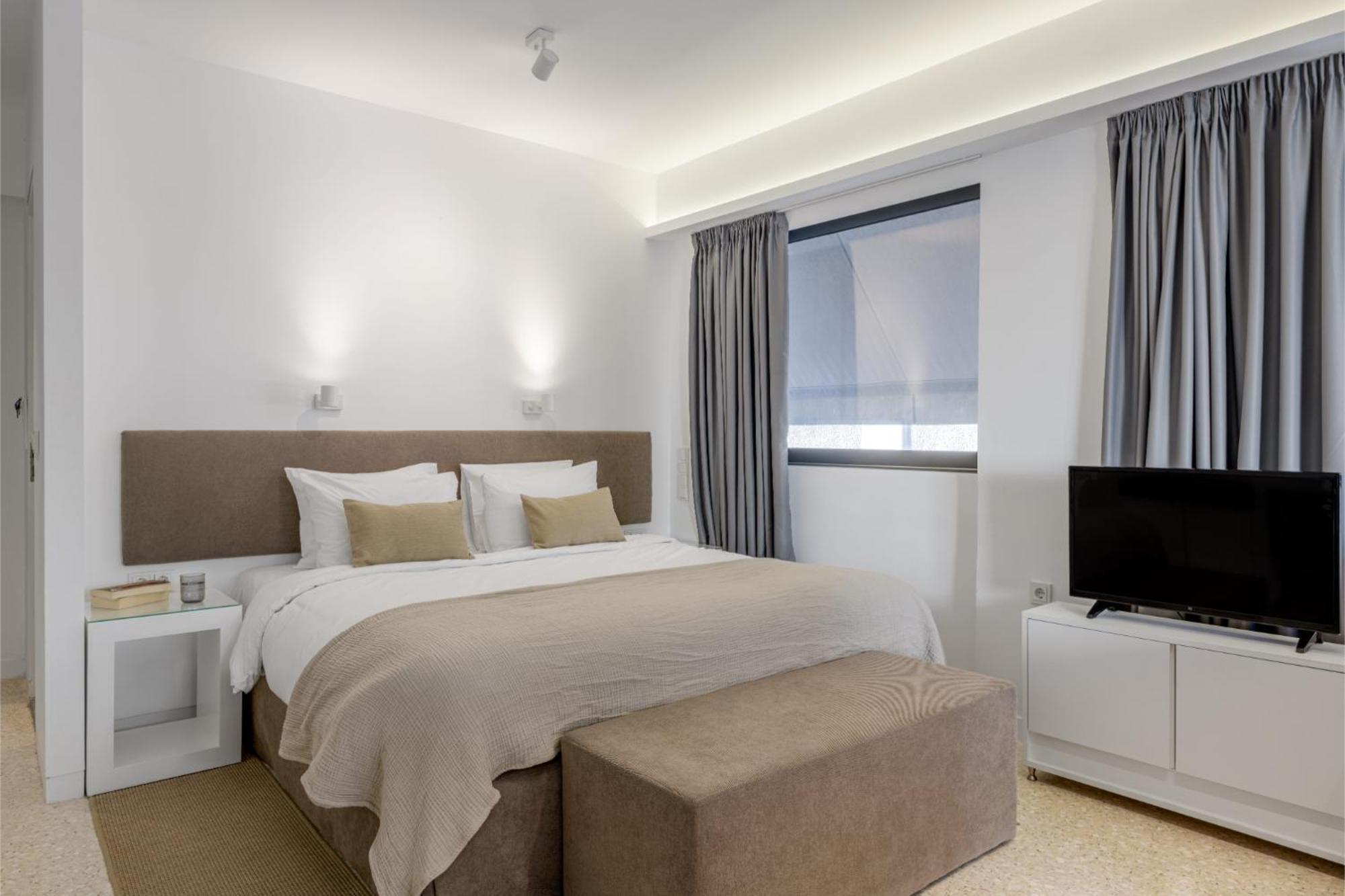 Momo Suites, Acropolis By Aura Homes Атина Екстериор снимка